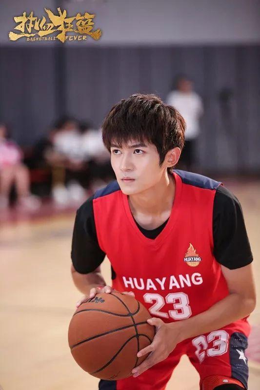 热血狂篮楚逍背景,楚逍的篮球传奇之路