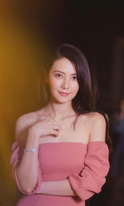 慕林杉生活照,窥见明星日常生活的温馨瞬间